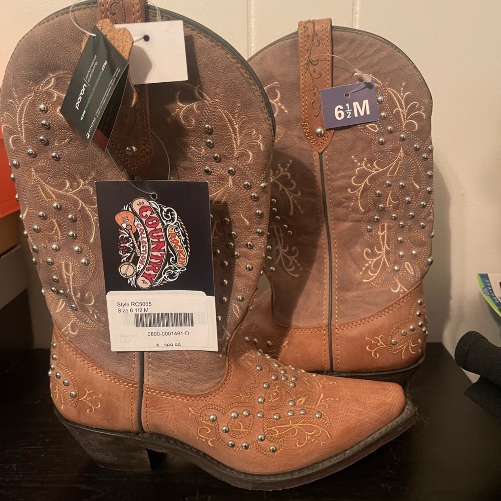 Country Collection cowgirl boots